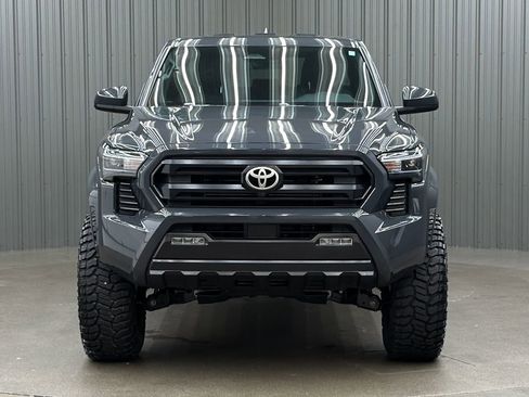 Used 2026 Toyota Tacoma SR5 AWD/4WD image 8