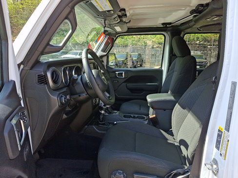 Used 2023 Jeep Wrangler Unlimited Sport AWD/4WD image 14