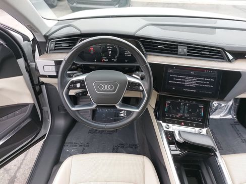 Used 2024 Audi Q8 e-tron Premium Plus w/ Premium Plus Package AWD/4WD image 16