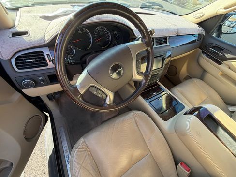 Used 2011 GMC Yukon Denali AWD/4WD image 7