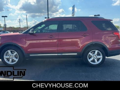 Used 2019 Ford Explorer XLT w/ Equipment Group 202A FWD image 5
