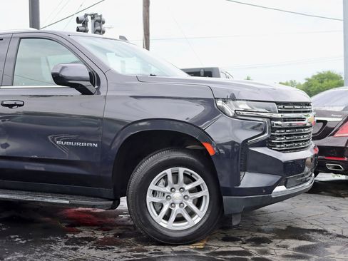 Used 2023 Chevrolet Suburban LT AWD/4WD image 3
