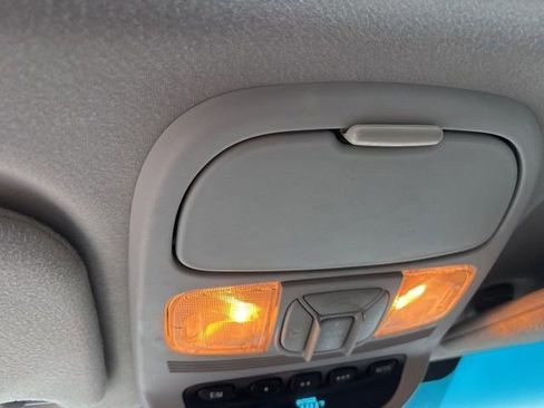 Used 2009 Toyota Sienna XLE image 25