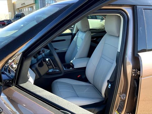 Used 2025 Land Rover Range Rover Evoque S image 9