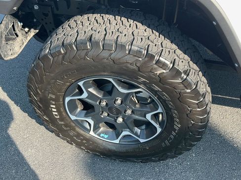 Used 2022 Jeep Wrangler Unlimited Rubicon 4xe w/ Steel Bumper Group AWD/4WD image 12