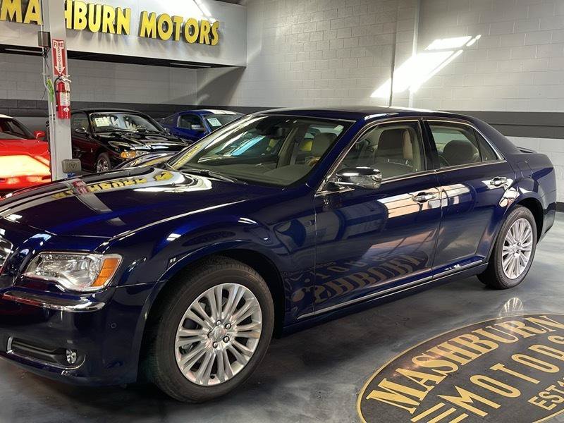 Used 2014 Chrysler 300 C w/ Beats Audio Group AWD/4WD image 2