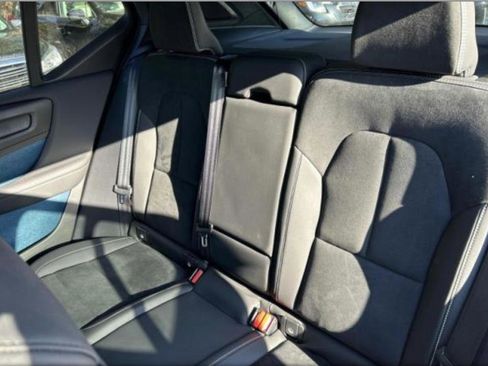 Used 2023 Volvo XC40 Recharge Ultimate image 8