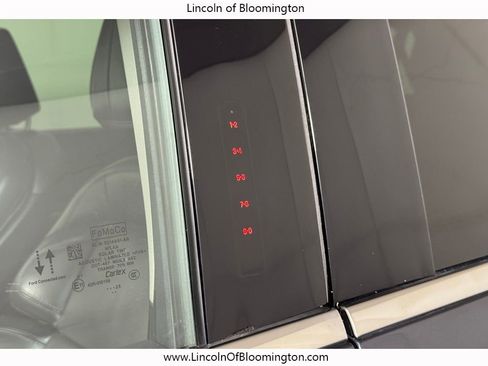 Used 2025 Lincoln Navigator L Reserve image 12