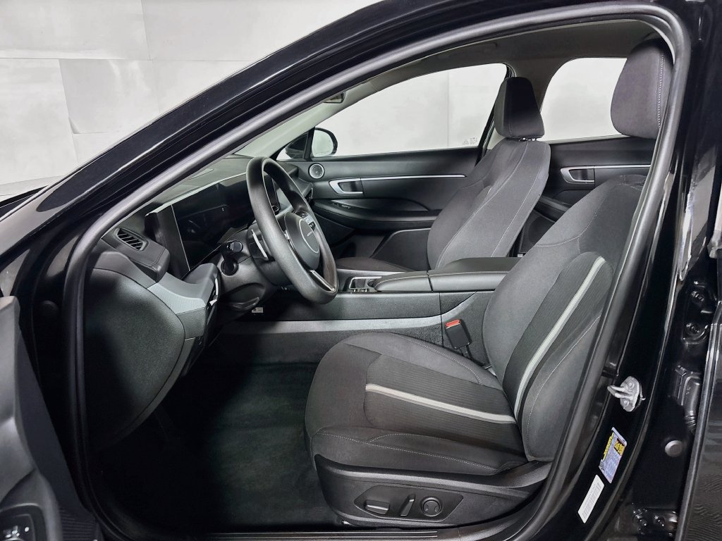 Used 2025 Hyundai Sonata SEL FWD image 11