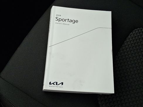 Used 2024 Kia Sportage LX AWD/4WD image 27