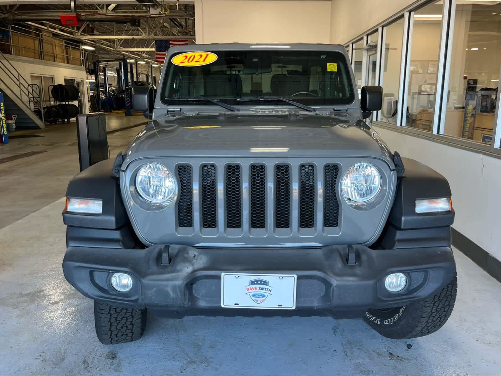 Used 2021 Jeep Wrangler Sport AWD/4WD image 3