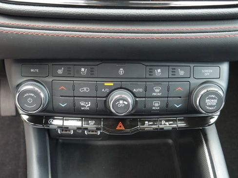 Used 2024 Dodge Durango GT AWD/4WD image 25
