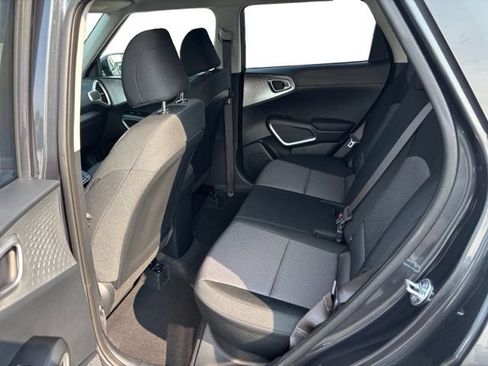 Used 2025 Kia Soul LX w/ LX Technology Package FWD image 12