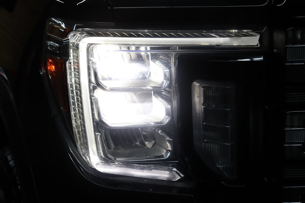 Used 2023 GMC Sierra 2500 AT4 w/ AT4 Premium Plus Package AWD/4WD image 12