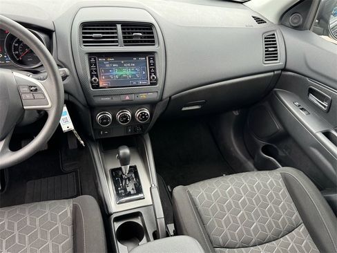 Used 2025 Mitsubishi Outlander Sport 2.0 ES image 15