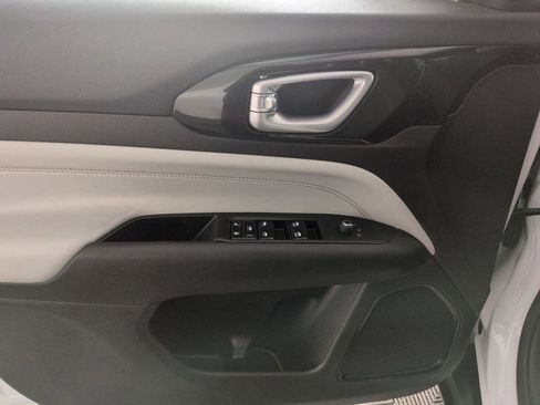 Certified 2023 Jeep Compass Limited image 14