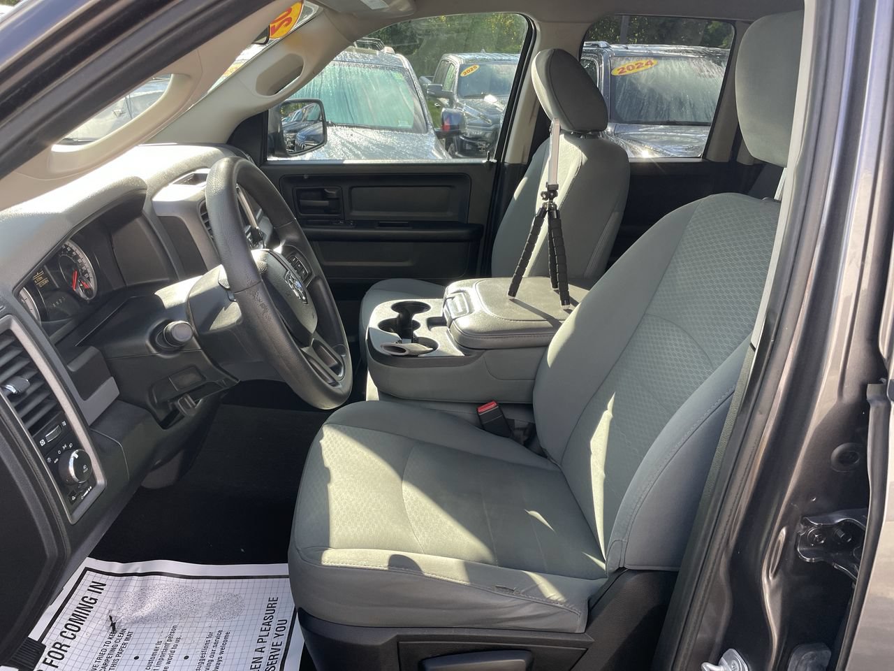 Used 2018 RAM 1500 Express AWD/4WD image 27