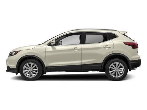 Used 2018 Nissan Rogue Sport SV w/ SV All-Weather Package AWD/4WD image 3
