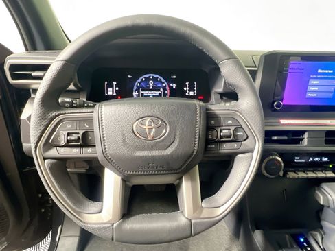 New 2026 Toyota 4Runner SR5 AWD/4WD image 17