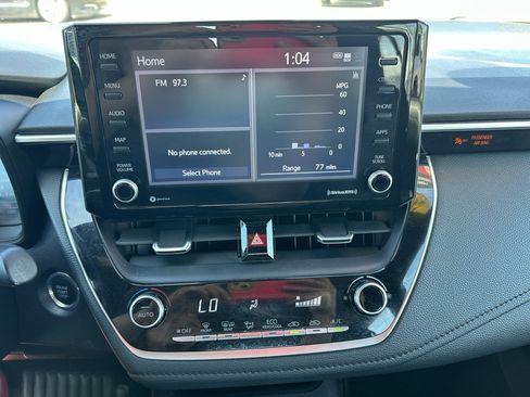 Used 2022 Toyota Corolla SE w/ SE Premium Package image 38