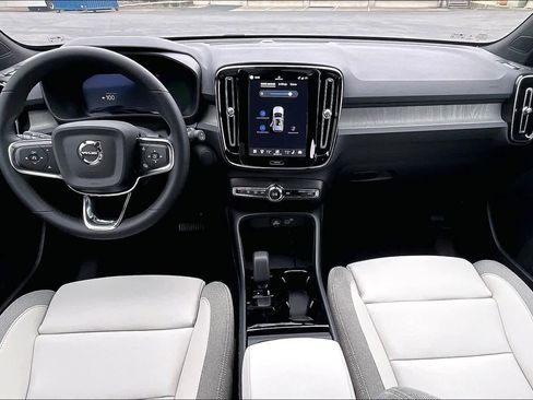 New 2026 Volvo EX40 Plus w/ Climate Package image 7