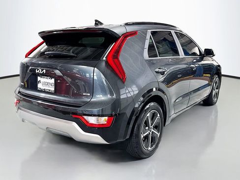 Used 2024 Kia Niro SX image 7