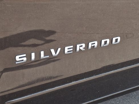 Used 2018 Chevrolet Silverado 1500 LT AWD/4WD image 29