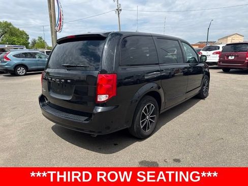 Used 2016 Dodge Grand Caravan SXT FWD image 3