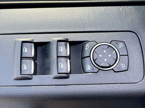 Used 2019 Ford F150 Lariat w/ Equipment Group 502A Luxury AWD/4WD image 16