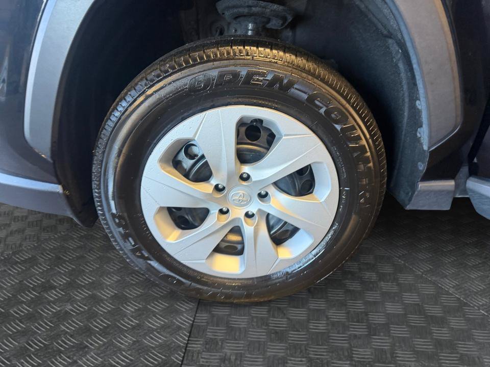 Certified 2025 Toyota RAV4 LE AWD/4WD image 31