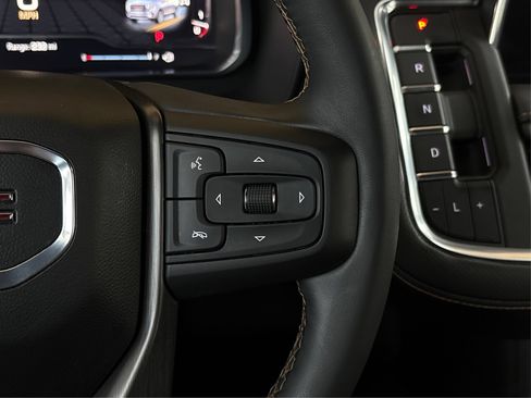 Used 2023 GMC Yukon AT4 w/ Technology Package AWD/4WD image 29