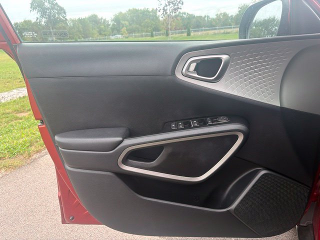 Used 2021 Kia Soul LX FWD image 15