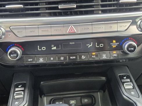 Used 2020 Kia Telluride SX w/ SX Prestige Package image 19