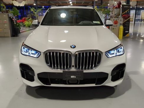 Used 2023 BMW X5 xDrive40i w/ Executive Package AWD/4WD image 3