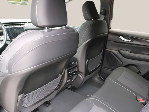 New 2026 Jeep Grand Cherokee 2WD image 14