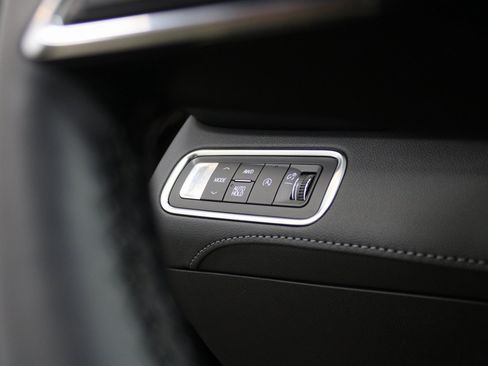 Used 2025 Buick Enclave Sport Touring image 33