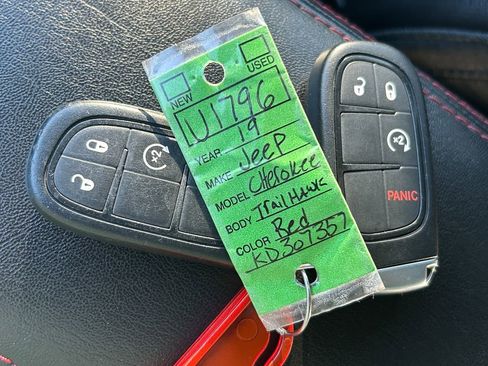 Used 2019 Jeep Cherokee Trailhawk w/ Cold Weather Group image 37