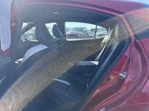 Used 2025 Toyota Camry SE w/ Convenience Package image 11