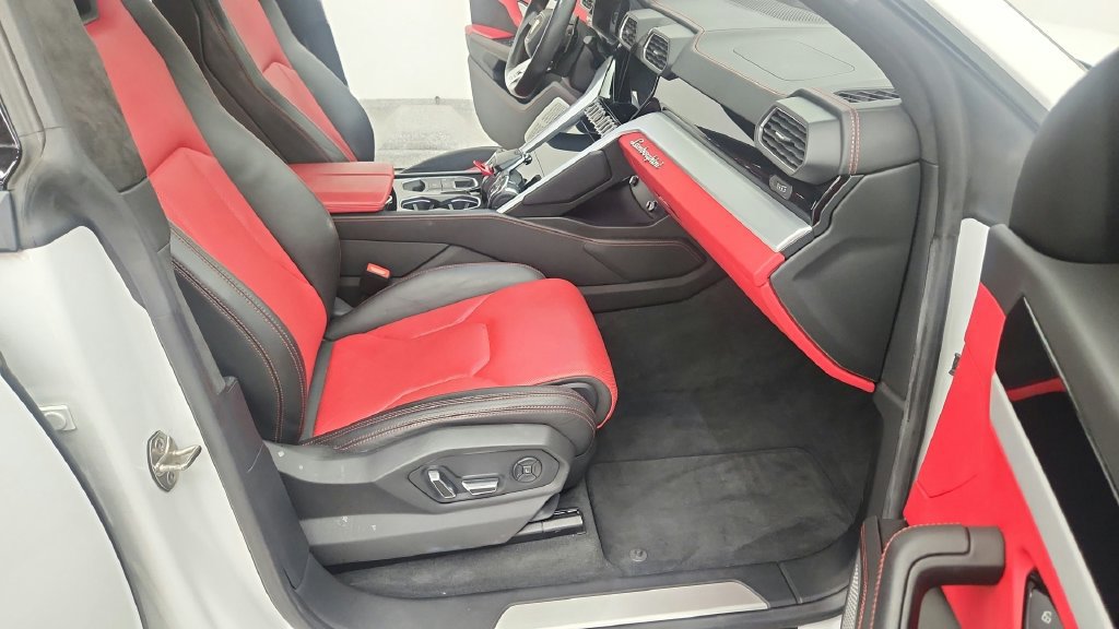 Used 2020 Lamborghini Urus AWD/4WD image 46