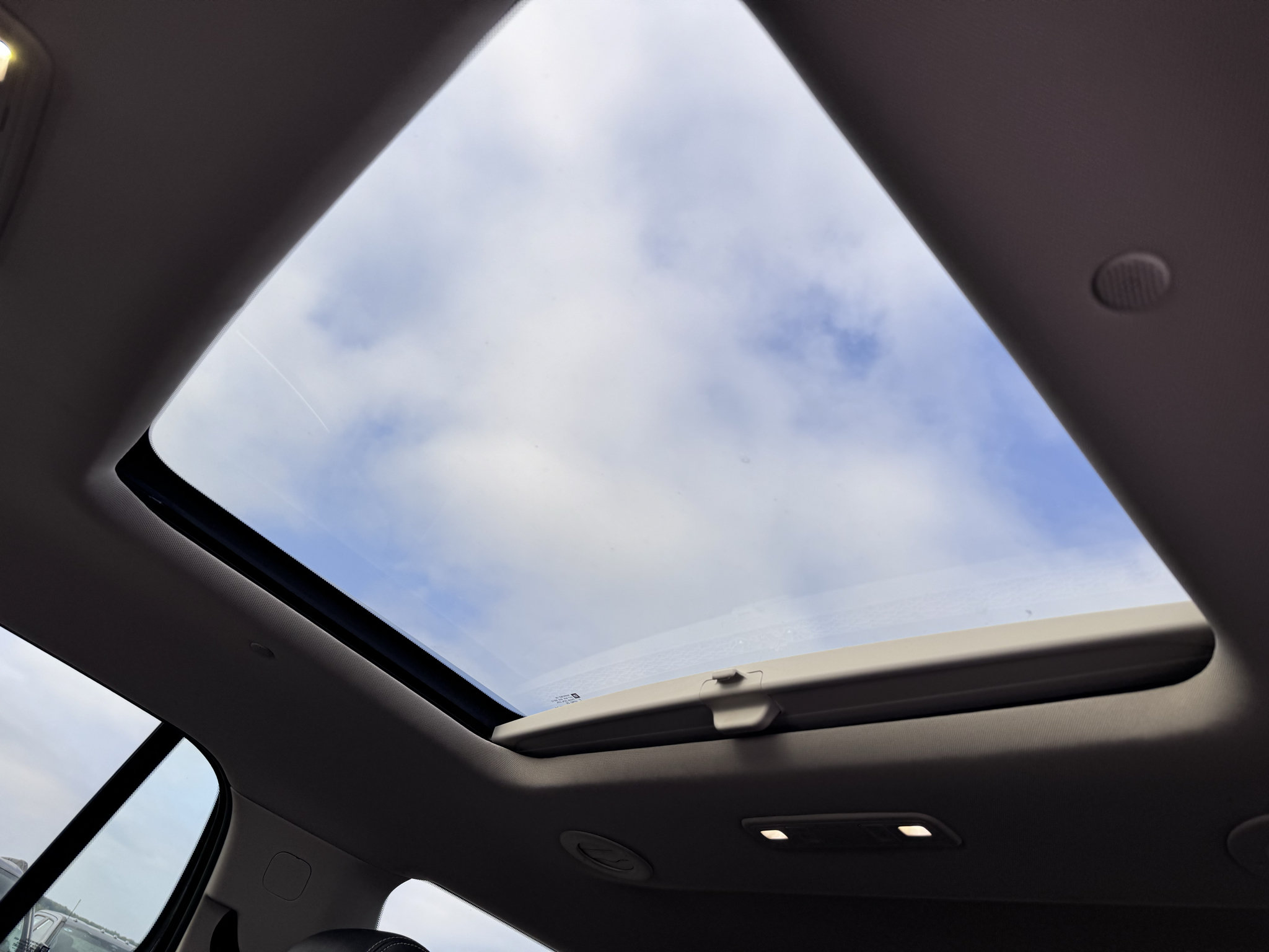 Used 2023 GMC Acadia Denali FWD image 14