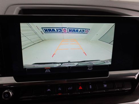 Used 2025 GMC Sierra 1500 SLT RWD image 14