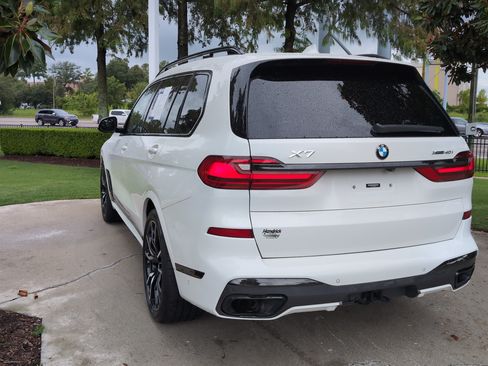 Used 2021 BMW X7 xDrive40i w/ M Sport Package AWD/4WD image 8