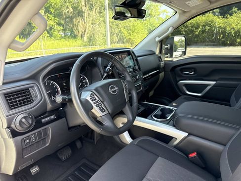 Used 2024 Nissan Titan SV w/ SV Convenience Package RWD image 21