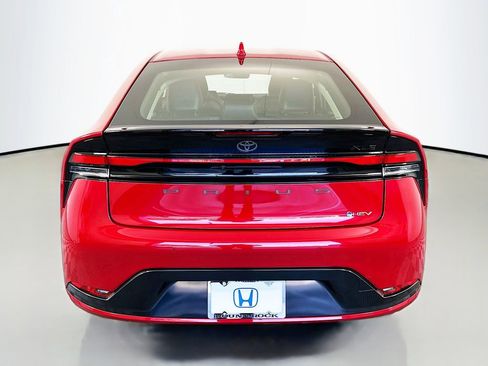 Used 2025 Toyota Prius XLE image 6