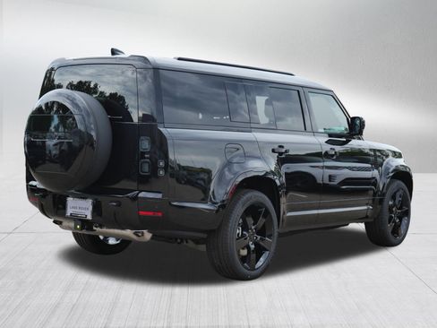 New 2026 Land Rover Defender 130 X-Dynamic SE AWD/4WD image 2