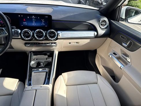 Used 2025 Mercedes-Benz GLB 250 4MATIC image 29