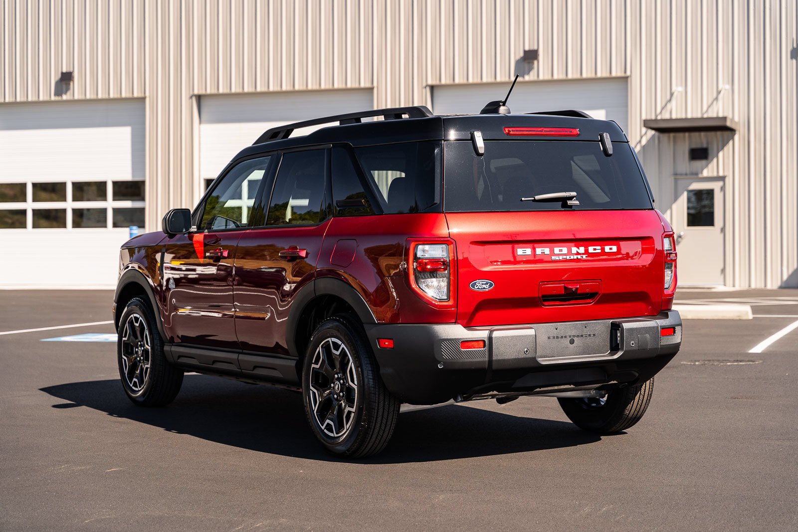 New 2026 Ford Bronco Sport Outer Banks w/ Outer Banks Tech Package+ AWD/4WD image 3