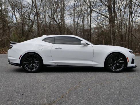 Used 2021 Chevrolet Camaro ZL1 image 50