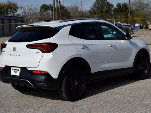 Used 2024 Buick Encore GX Sport Touring image 10
