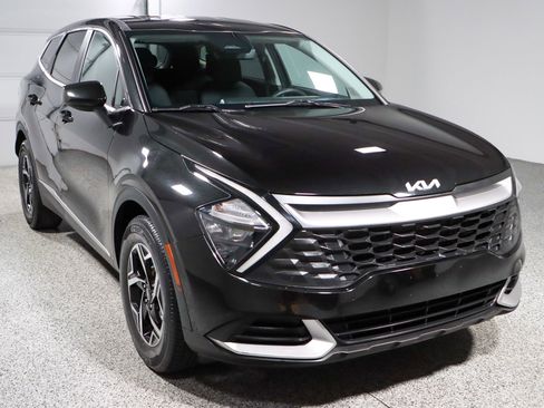 Used 2023 Kia Sportage LX FWD image 5
